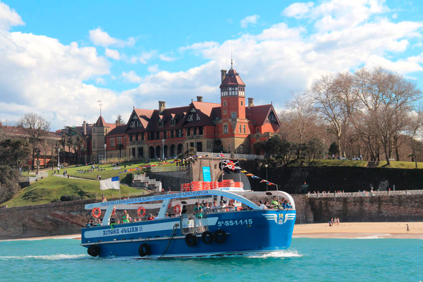 Boat trip to the island