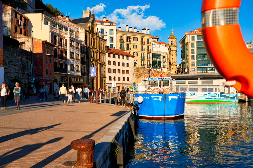 Motoras a la isla de Donosti