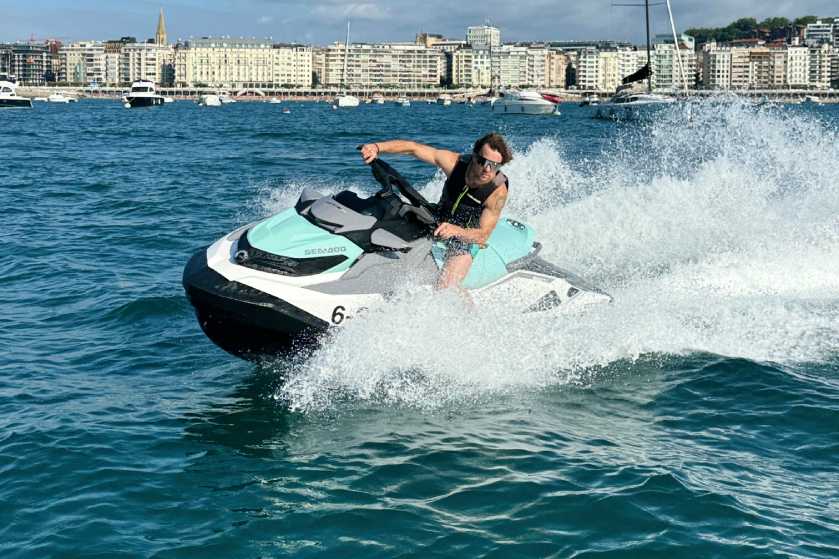 Excursión en moto de agua en San Sebastián