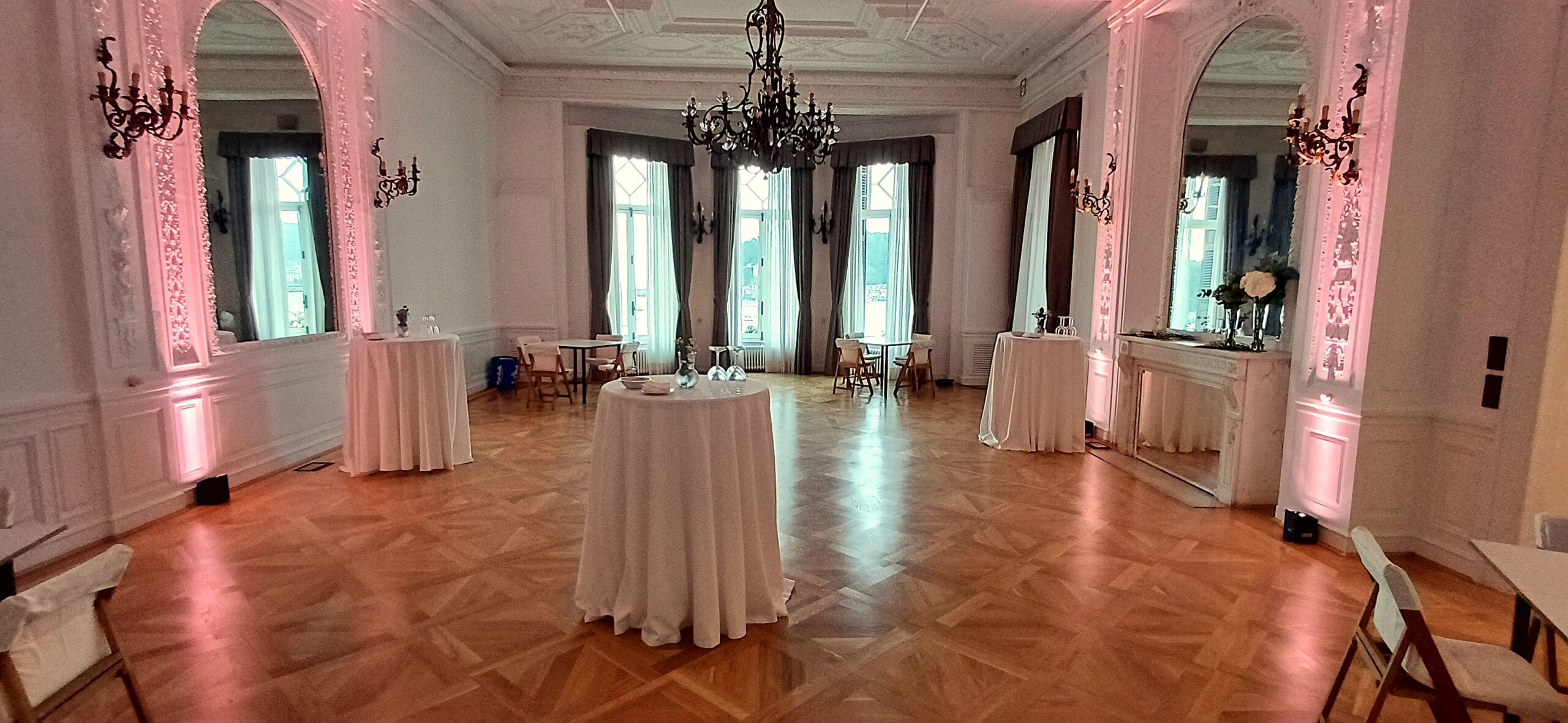 SALÓN BLANCO