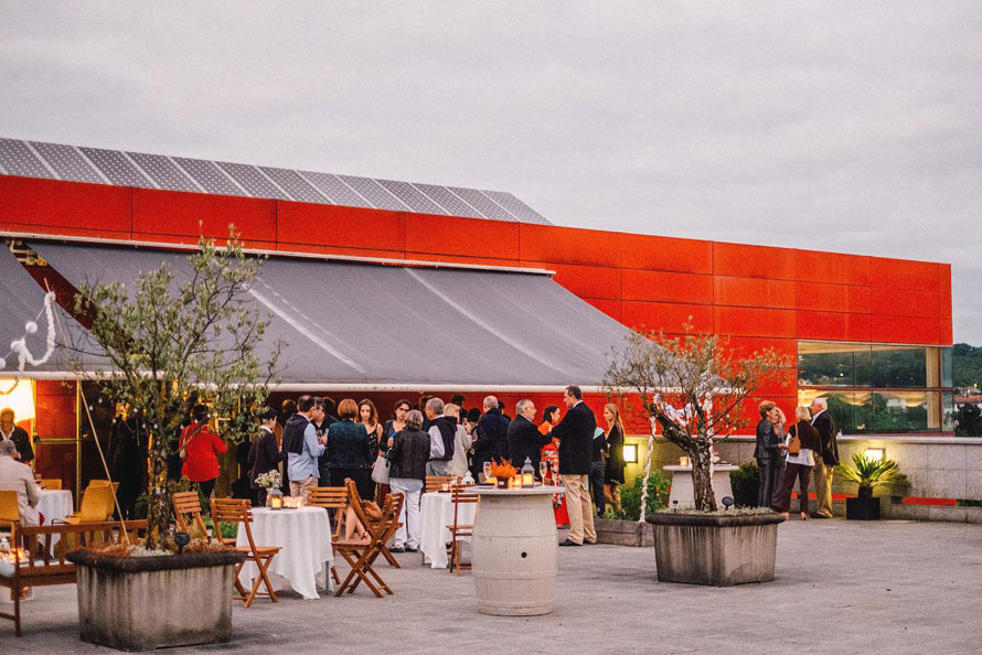 Espacio gastronómico con terraza