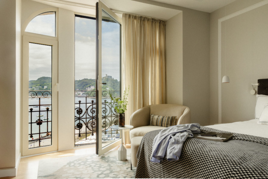 LASALA PLAZA HOTEL