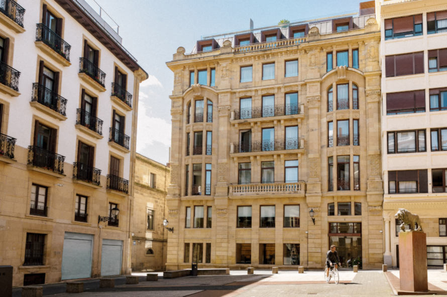 LASALA PLAZA HOTEL