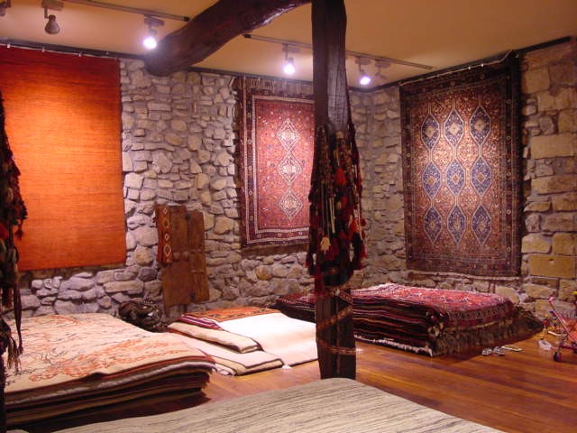 NOMADA, ALFOMBRAS Y KILIMS